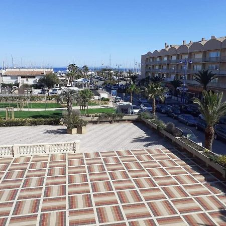 Studio 4 Personnes Avec Vue Sur Le Port Appartamento Hyères Esterno foto