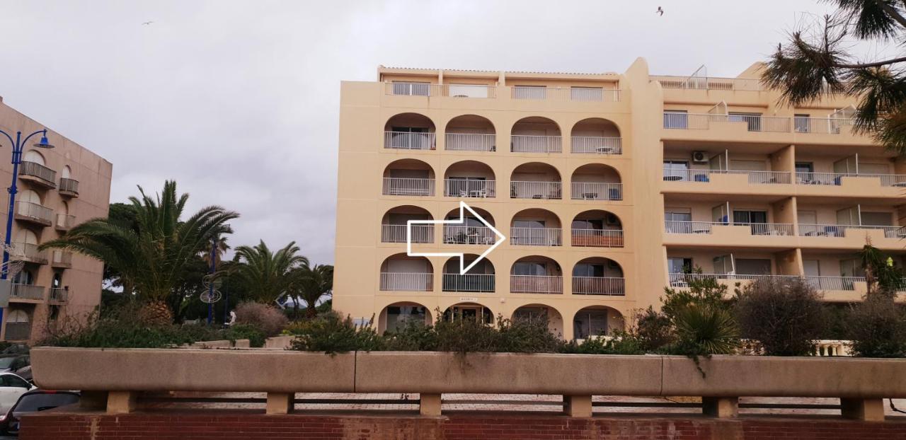 Studio 4 Personnes Avec Vue Sur Le Port Appartamento Hyères Esterno foto
